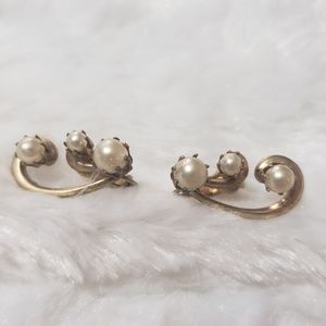 Vintage Screw Back Earrings Gold Tone Pearl Accent